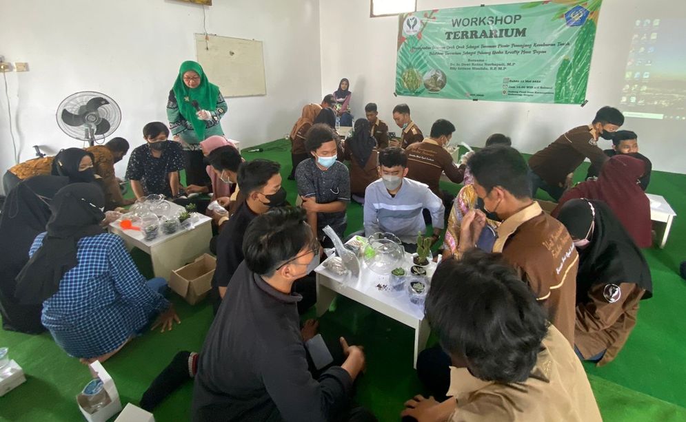 unisri workshop terarium.jpeg