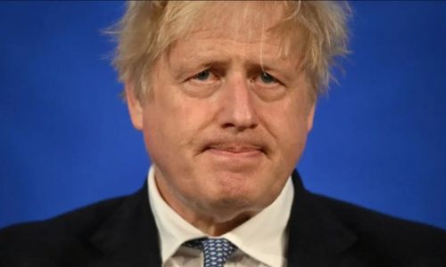 Boris Johnson akan segera mundur dari posisinya sebagai perdana menteri Inggris setelah terdesak oleh kemunduran beberapa jajaran kabinet.