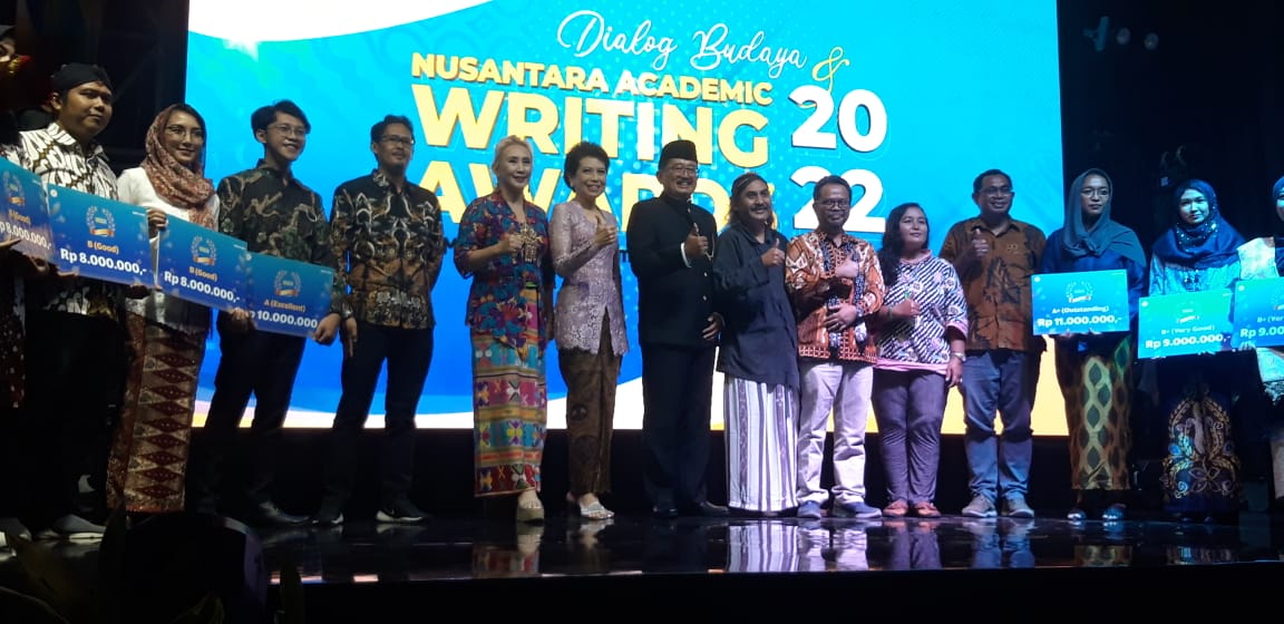 Nusantara Academic Writing Awards 2022, Konsistensi BCA Dukung Seni Dan ...