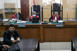 Ilustrasi Suasana Persidangan - Panji 3.jpg