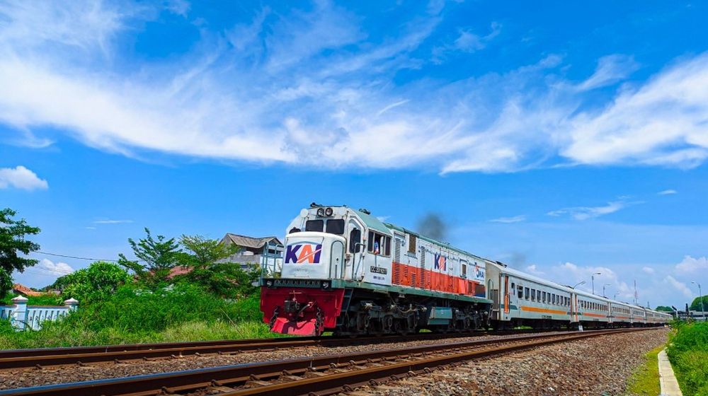 PT Kereta Api Indonesia (Persero) mengumumkan rencananya untuk menerbitkan obligasi melalui instrumen obligasi dan sukuk dengan skema Penawaran Umum Berkelanjutan (PUB).