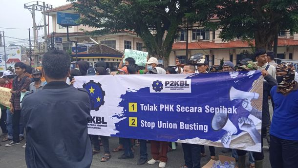 Honorer Petugas Kebersihan Bandar Lampung Tolak PHK Sepihak