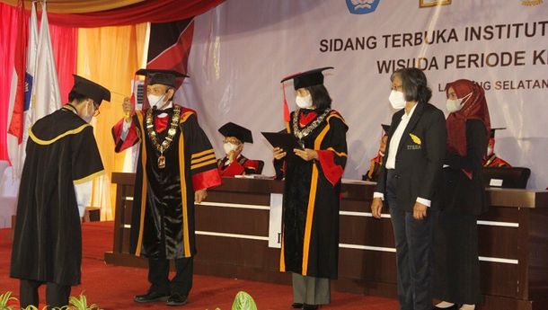 Wisuda 421 Lulusan, Rektor Itera Minta Alumni Sebarkan Iptek bagi Kemaslahatan Masyarakat