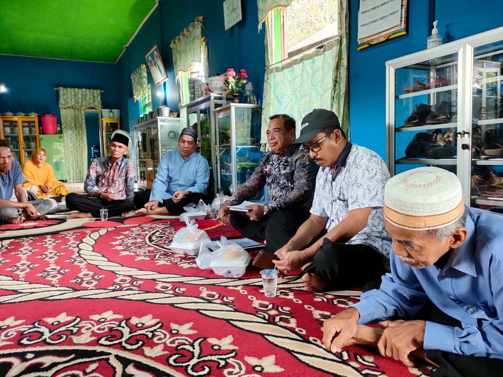 Kepala BKKBN Kalsel, Ramlan, saat bertemu dengan warga Negara. Ia menyosialisasikan pencegahan stunting.