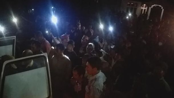 Tangisan Anggota Keluarga Pecah Saat Jenazah Korban Penembakan KKB Tiba di Ajang, Manggarai