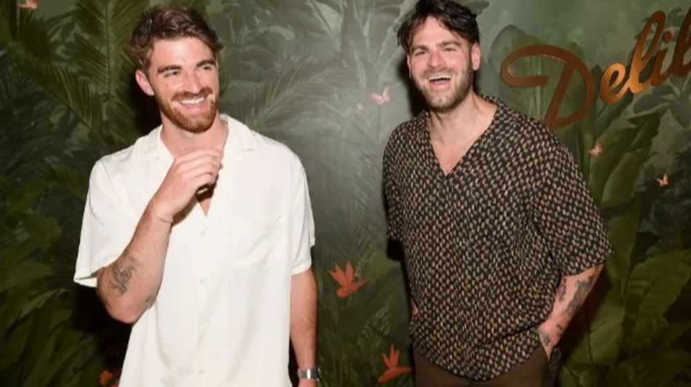 Duo musisi DJ asal AS, The Chainsmokers akan diberangkatkan ke luar angkasa sebagai seniman pertama yang tampil di luar angkasa. 