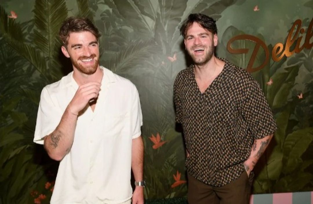 Duo musisi DJ asal AS, The Chainsmokers akan diberangkatkan ke luar angkasa sebagai seniman pertama yang tampil di luar angkasa. 