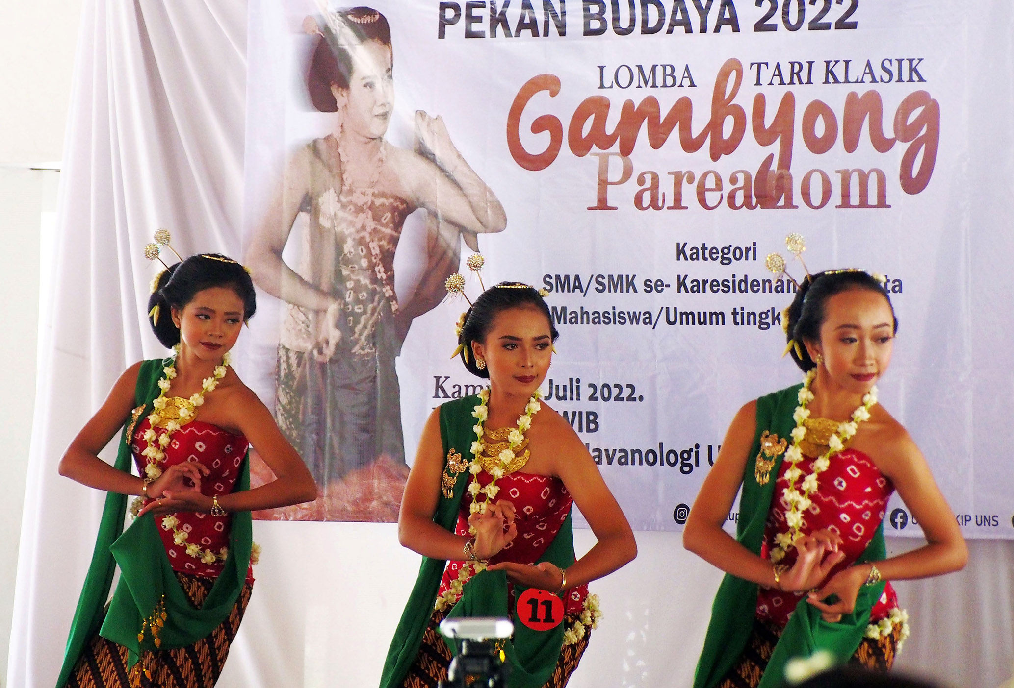 Lestarikan Budaya Daerah, UPKD FKIP UNS Gelar Lomba Tari Gambyong Pareanom