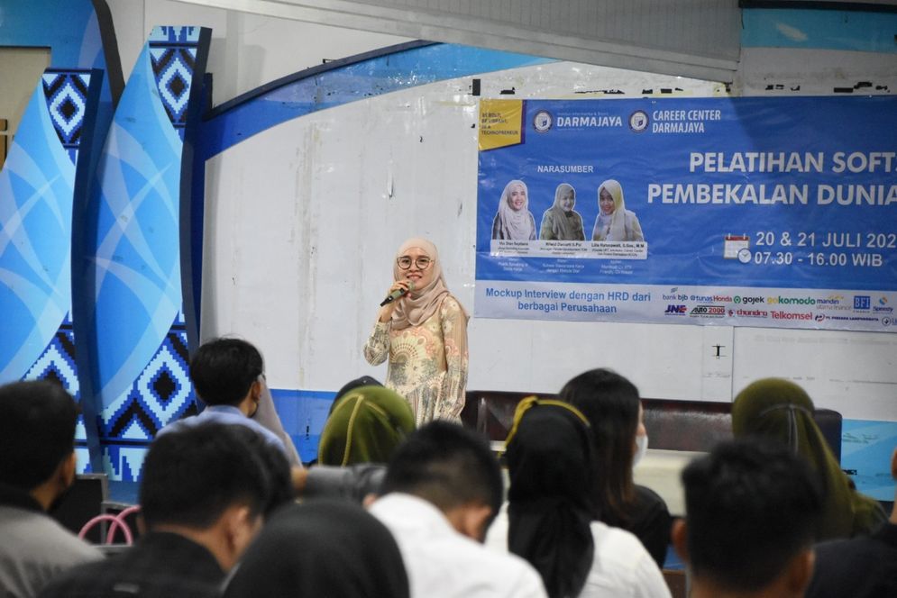 Unit Pelaksana Teknis Inkubitek, Career Center dan Alumni (UPT ICCA) IIB Darmajaya menggelar Pelatihan Softskill dan Pembekalan Dunia Kerja.