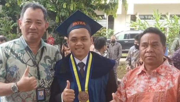 KATA NETIZEN (FB-Anton Tonggo): 'Nio Palbeno Bikin Harum NTT di ITB Hari Ini'