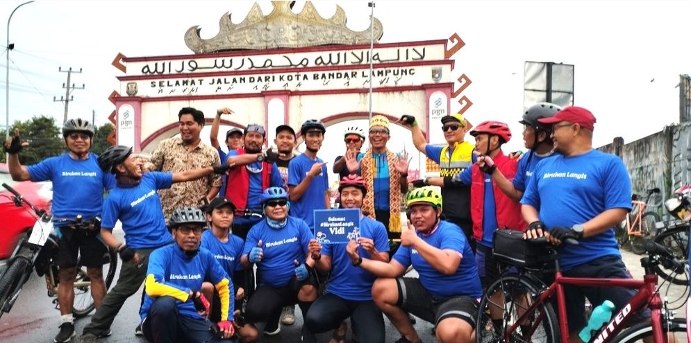 Vidi Widyastomo pesepeda ke-6 yang menepuh perjalanan Palembang - Lampung dengan jarak 381 km dalam kampanye #BirukanLangit.