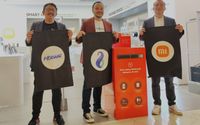 (ki-ka) Ketua Umum FORWAT, Danang Arradian_ CEO Octopus, Moehammad Ichsan_ dan Country Director Xiaomi Indonesia, Wentao Zhao.jpg