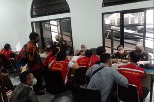 Pelimpahan 10 tersangka kasus DNA Pro