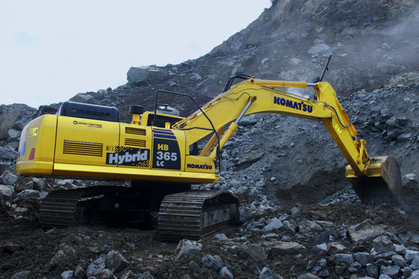 Komatsu HB365-1 (image 03).jpg