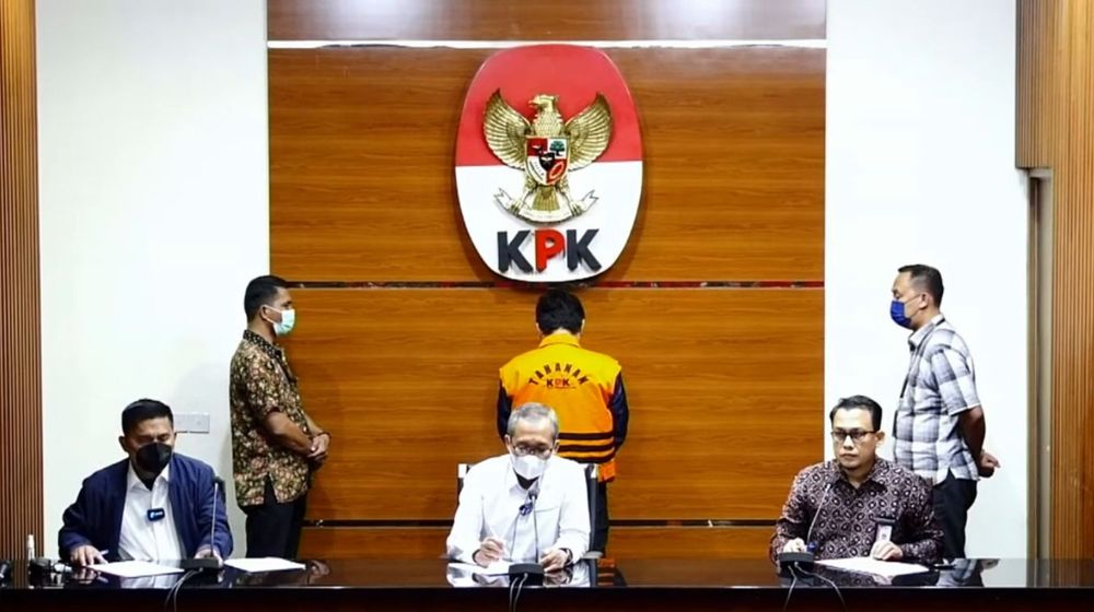 KPK Resmi Tahan Mardani Maming Tersangka Kasus Korupsi Pemberian Izin Usaha Pertambangan di Tanah Bambu