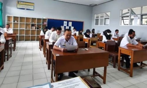 foto saat seleksi kepala sekolah di SMPn 1 pacitan.jpeg