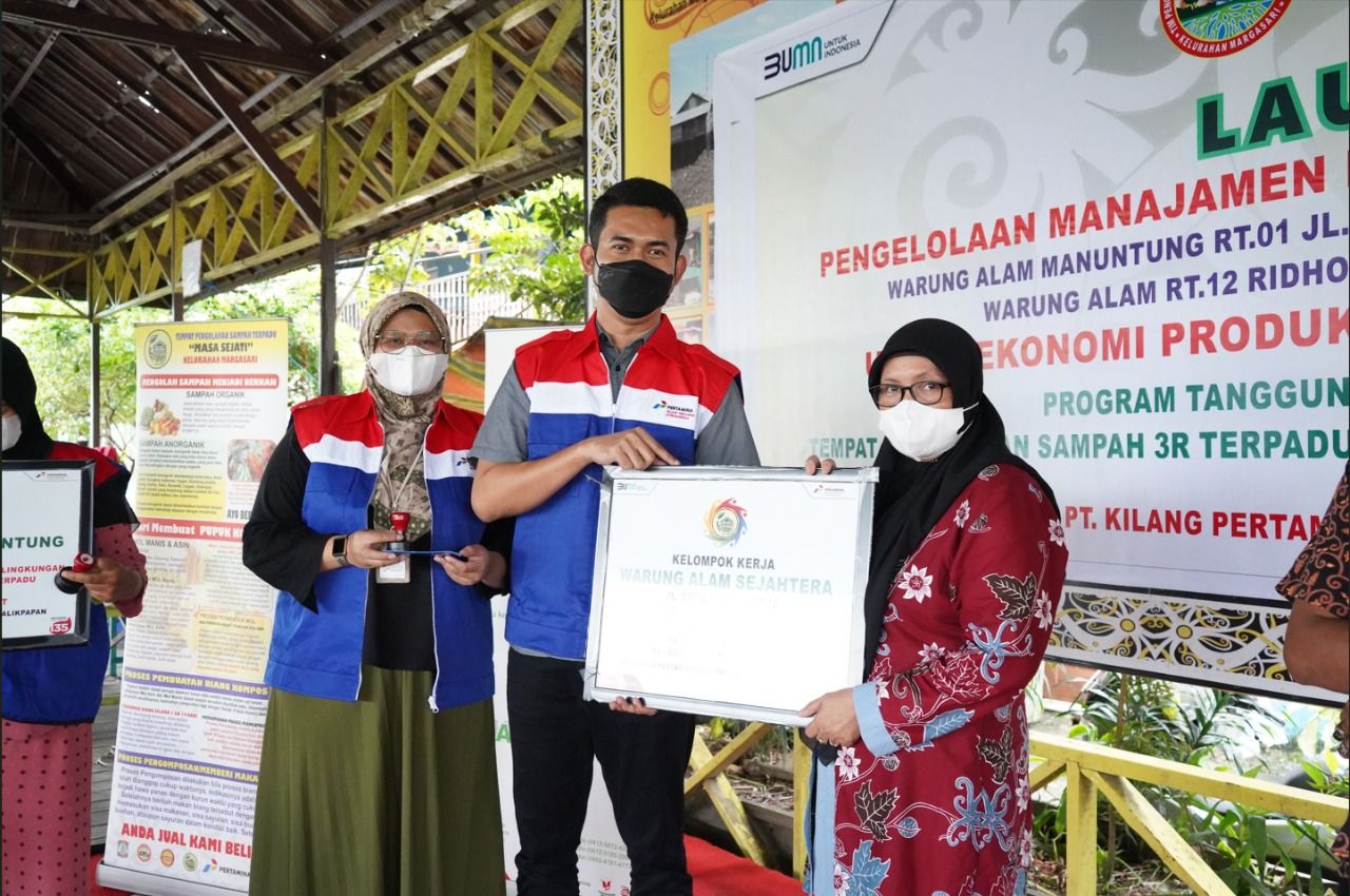 Peduli Lingkungan, Mitra Binaan Pertamina Luncurkan Warung Alamku


