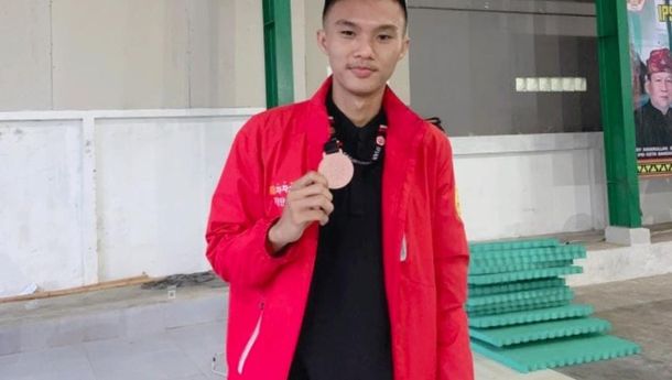 M. Alkahfiansyah Pesilat Mahasiswa IIB Darmajaya Raih Medali Perak pada Walikota Cup 2022
