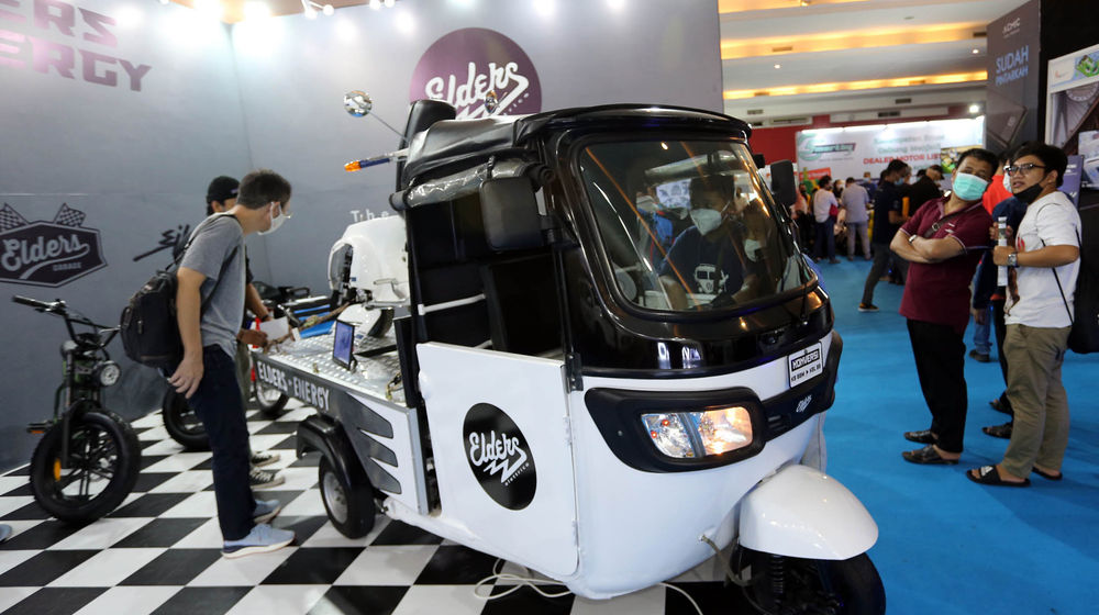 Pameran Kendaraan Listrik - Panji 7.jpg