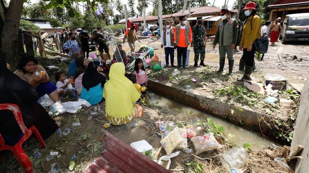 Kepala BNPB Suharyanto mengunjungi lokasi terdampak banjir bandang Desa Torue, Kabupaten Parigimoutong, Sulawesi Tengah, Minggu (31/7/2022)