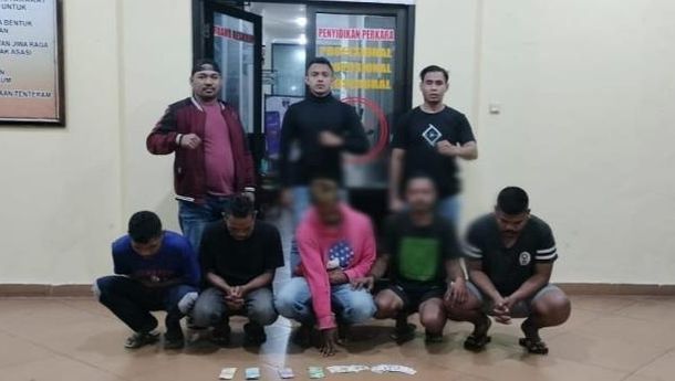 Stand Toko Kosong di Paris Ruteng Jadi Tempat Judi Kartu Frans, Polisi Ringkus 5 Orang Pelaku