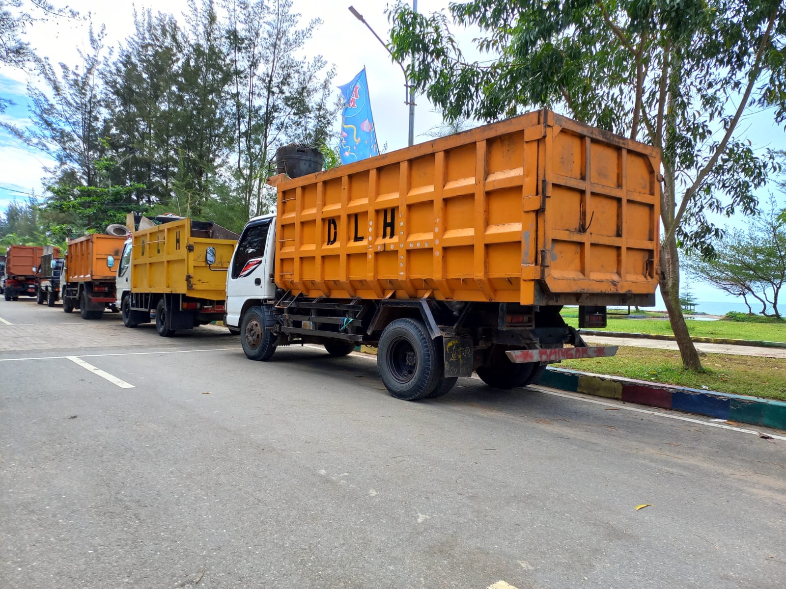 Truk Pengangkut Sampah di Balikpapan