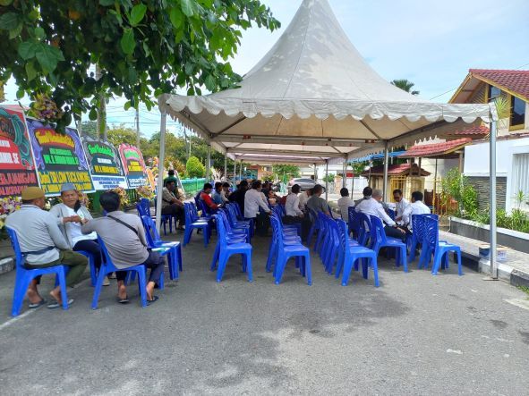 Suasana rumah duka almarhum Wali Kota Balikpapan 2 periode, H Imdaad Hamid. Foto: Ferry Cahyanti/ Ibukotakini.com 