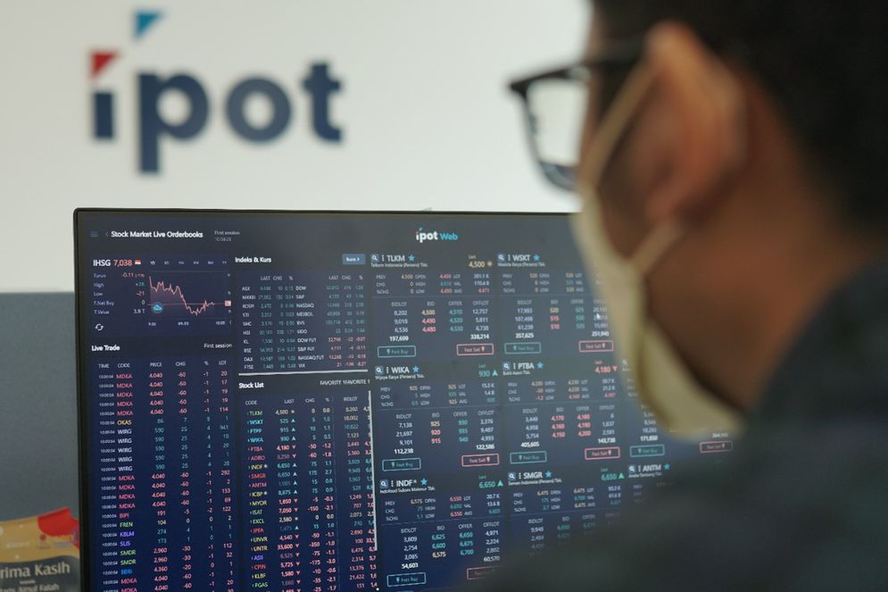 IPOT Web adalah platform jual-beli saham komprehensif berbasis web untuk semua device dan browser dengam tampilan layar transaksi yang lebih lebar dan luas.