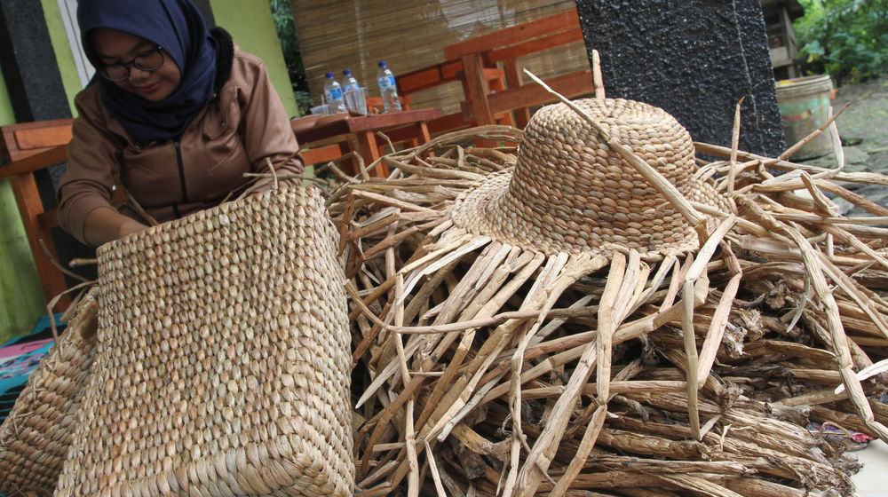 UMKM Kerajinan Enceng Gondok - Panji 3.jpg