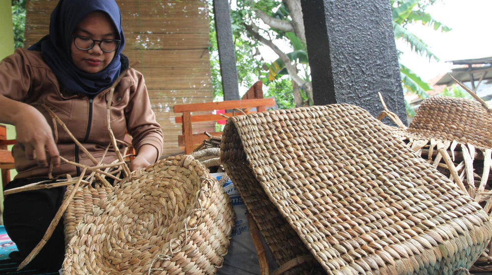 UMKM Kerajinan Enceng Gondok - Panji 5.jpg