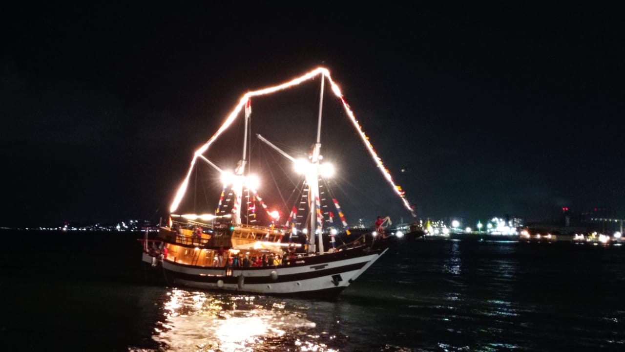 Ekshibisi kapal Phinisi Pusaka Nusantara di Kota Balikpapan dalam rangka mengembangkan wisata bahari di Ibu Kota Nusantara. Foto: Ferry Cahyanti/ Ibukotakini.com