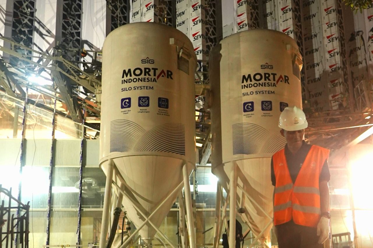 MKI memasok produknya sebanyak 1.668 ton untuk pembangunan BUMN Center. 
