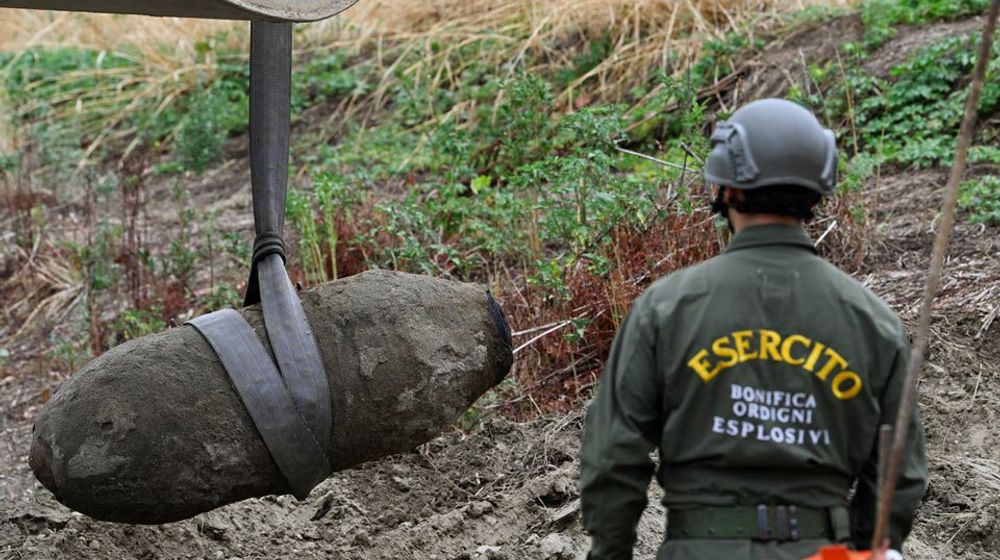 Penemuan bom dari zaman Perang Dunia ke-2 di sungai Italia yang mengering.