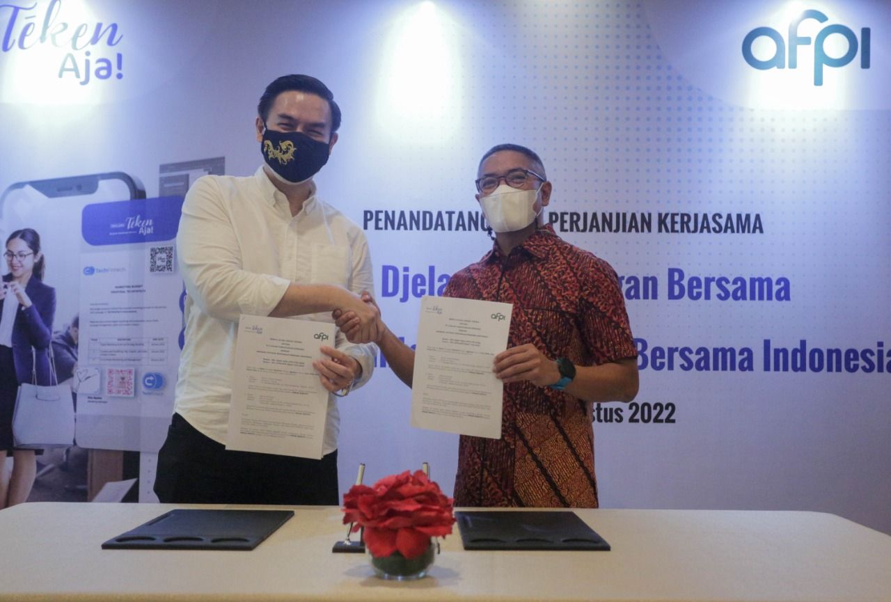 Asosiasi Fintech Pendanaan Bersama Indonesia (AFPI)  menandatangani perjanjian kerja sama dengan TékenAja! dalam penyediaan tanda tangan  elektronik dan e-Meterai bagi perusahaan fintech pendanaan bersama yang menjadi anggota AFPI.