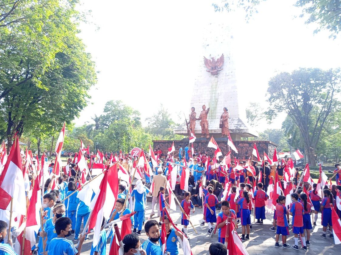 Sambut HUT RI, Ratusan Siswa SD di Kecamatan Banjarsari Ikuti Pesta Bendera Merah Putih