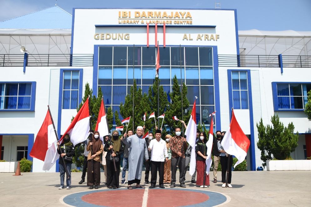 Civitas Academica IIB Darmajaya siap kibarkan 1.500 Bendera Merah Putih dalam rangka memperingati HUT RI ke-77.