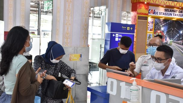 Pelanggan KA Rajabasa dan Kualastabas Usia 18 Tahun ke Atas Belum Vaksin Booster Wajib Tes RT-PCR