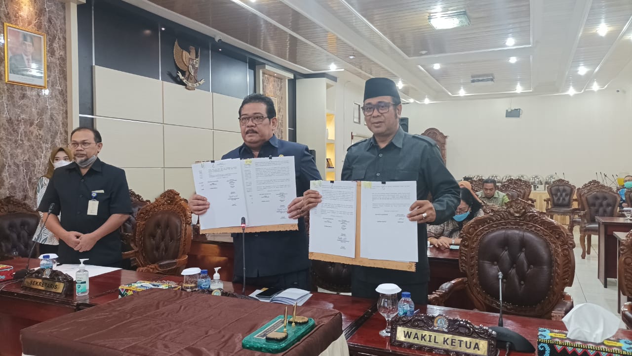 Pemerintah Kota Balikpapan bersama DPRD Balikpapan sepakat menandatangani KUA PPAS Tahun Anggaran 2023 dan Perubahan atas Skema Tahun Jamak Pembangunan Rumah Daerah Sayang Ibu Kota Balikpapan Tahun 2023 pada Kamis (18/8/2022)