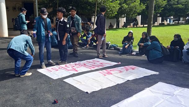 Aksi Demo Mahasiswa Unila Terkait Korupsi Rektor, Berikut 7 Tuntutannya