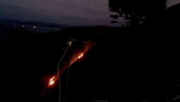 Sedih, Bukit Sylvia Terbakar, Api Merambat ke Bagian Bukit Ayana
