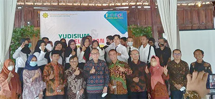 Fisipol UWM Yogyakarta Luluskan 17 Sarjana Ilmu Politik Baru