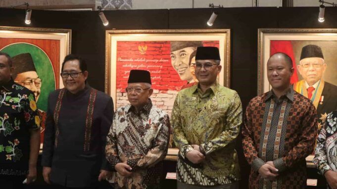 Wamentan Harvick Hasnul Qolbi bersama Wapres Ma'ruf Amin menghadiri pameran lukisan karya pelukis Firdaus Alamhudi "Nuansa Kemerdekaan" di Jakarta.