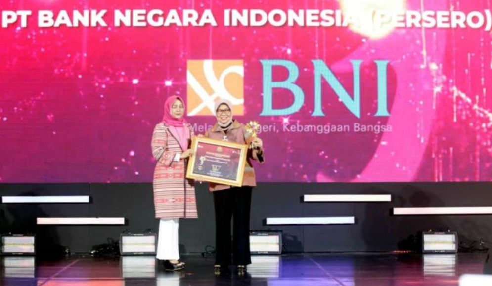 OJK mengapresiasi PT Bank Negara Indonesia (Persero) Tbk dengan dua penghargaan sekaligus, yakni Bank BUMN dengan Implementasi Kejar Terbaik, dan Bank Terinovatif dalam Implementasi Kejar.