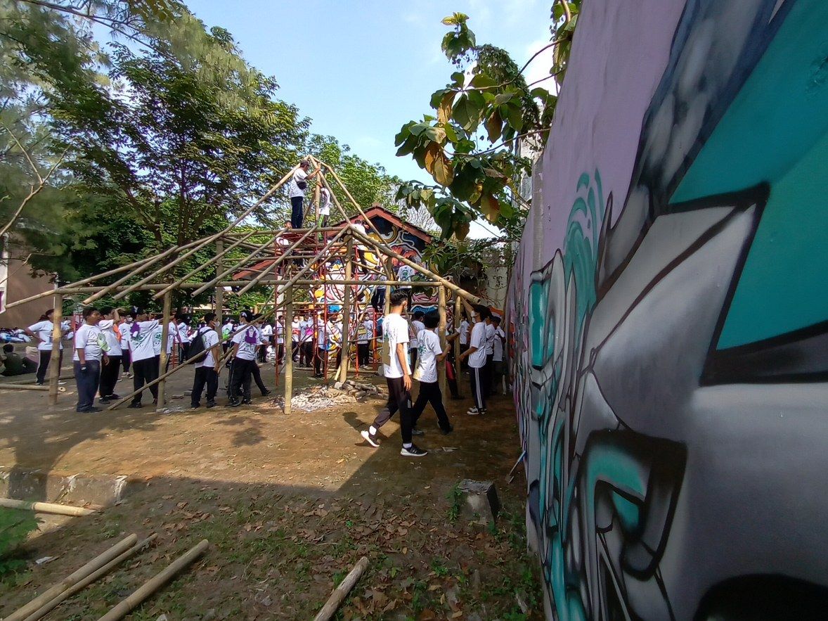 FSR ISI Jogja Perkenalkan Konsep Seni Lewat Pembangunan Joglo Bambu