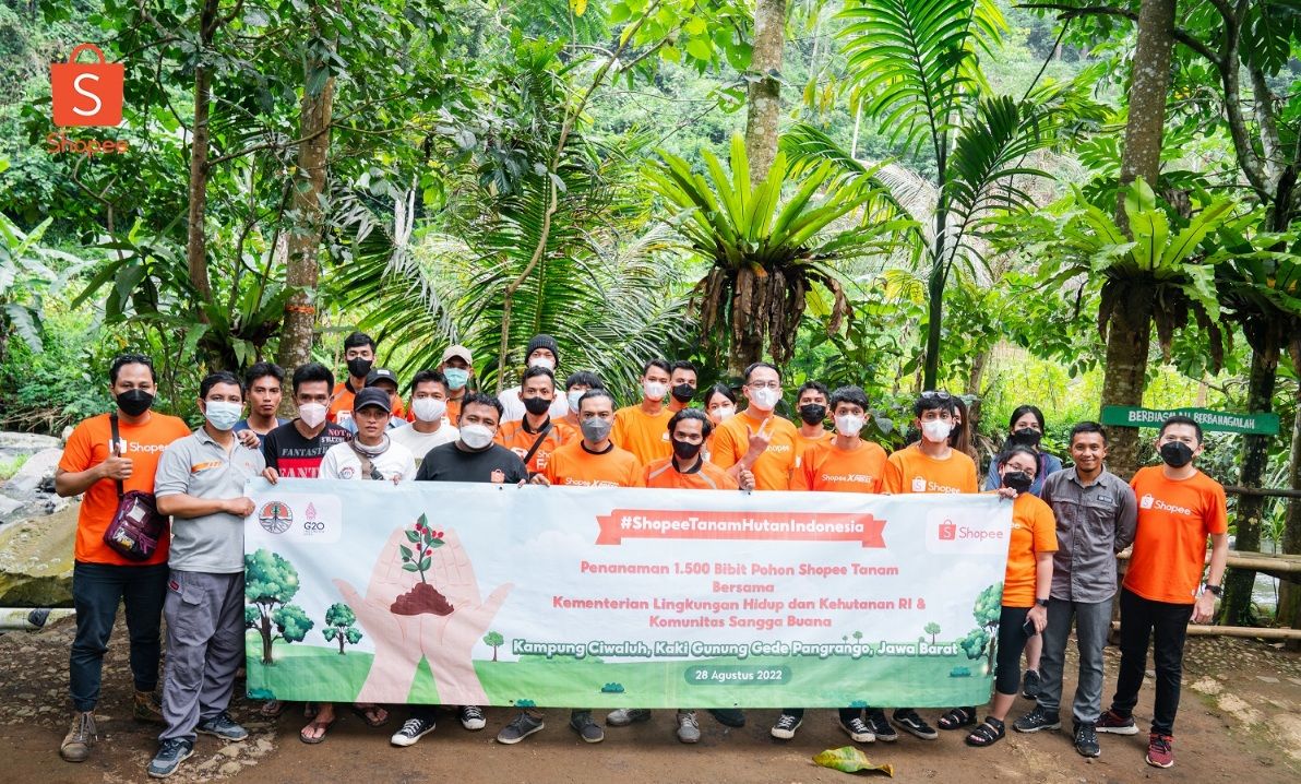 Shopee tanam 1.500 pohon kopi di Kampung Ciwaluh
