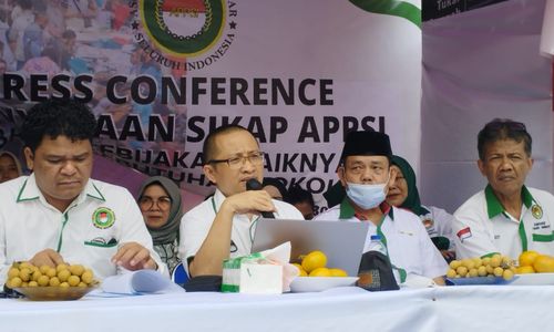 Sekretaris Jenderal APPSI Mujiburohman dalam konferensi pers.