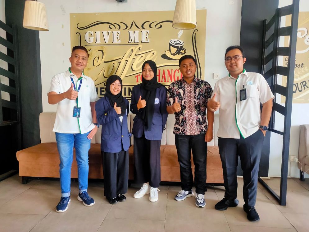 Dua Mahasiswi IIB Darmajaya lolos dalam peserta Magang Generasi Emas Bertalenta Sentra Layanan Ultra Mikro (Magenta Senyum) Pegadaian Area Lampung.