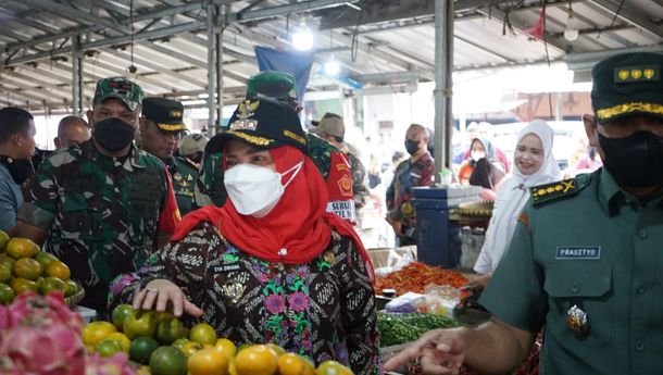 Jelang Kedatangan Presiden, Eva Dwiana Tinjau Pasar Pasir Gintung