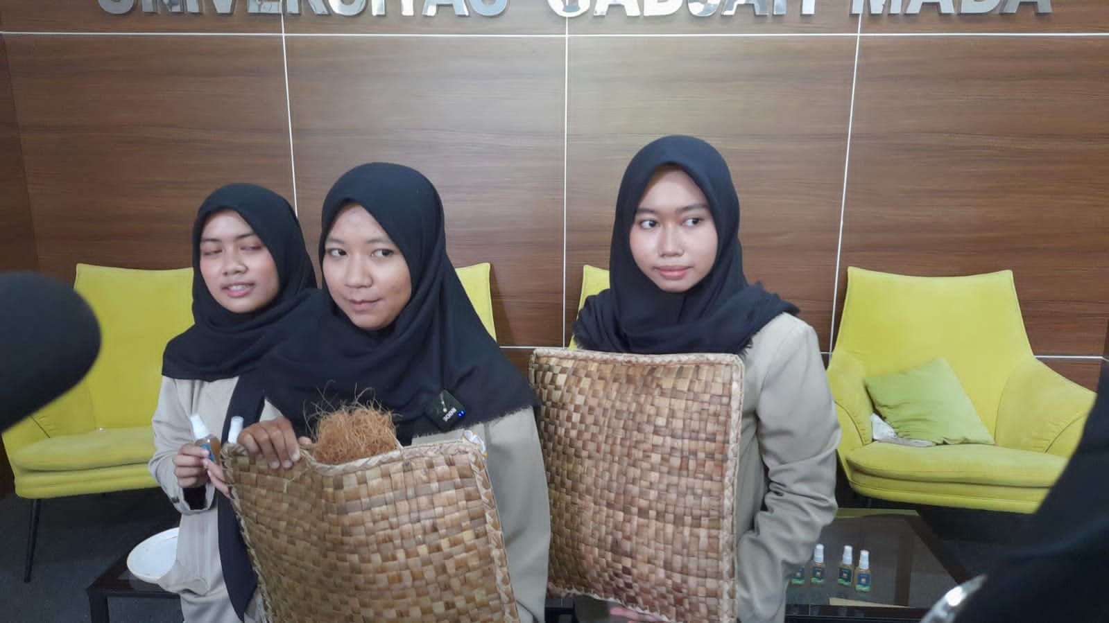 Ini Bangau, Bantal Anti Tungau Karya Mahasiswa UGM