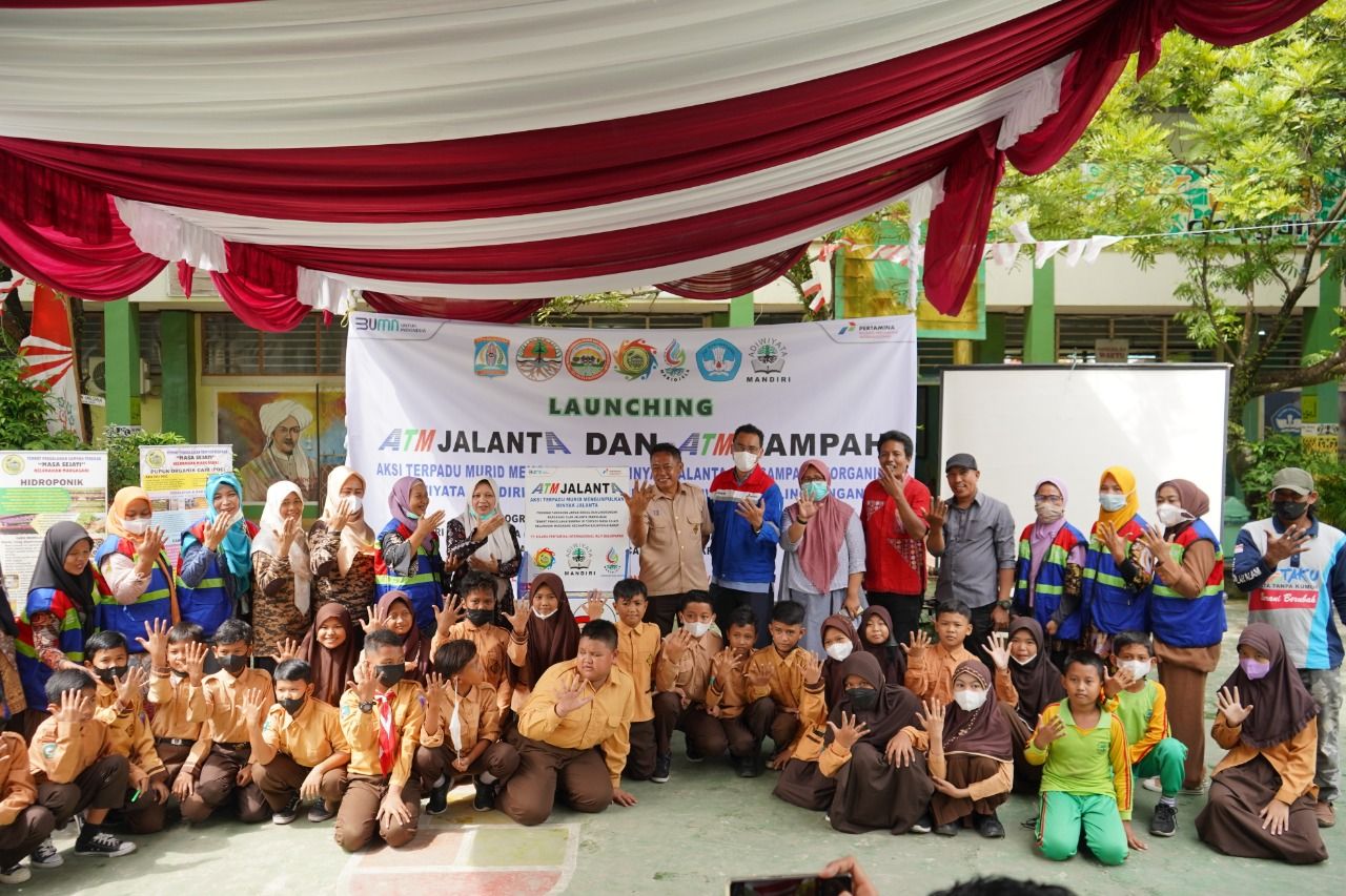 Mitra Binaan Pertamina dan SDN 009 Balikpapan Luncurkan ATM Jelantah